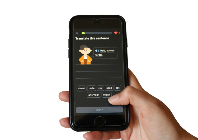 Using the Duolingo app to learn Spanish